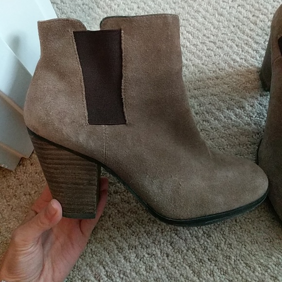 Vince Camuto booties - Picture 3 of 6